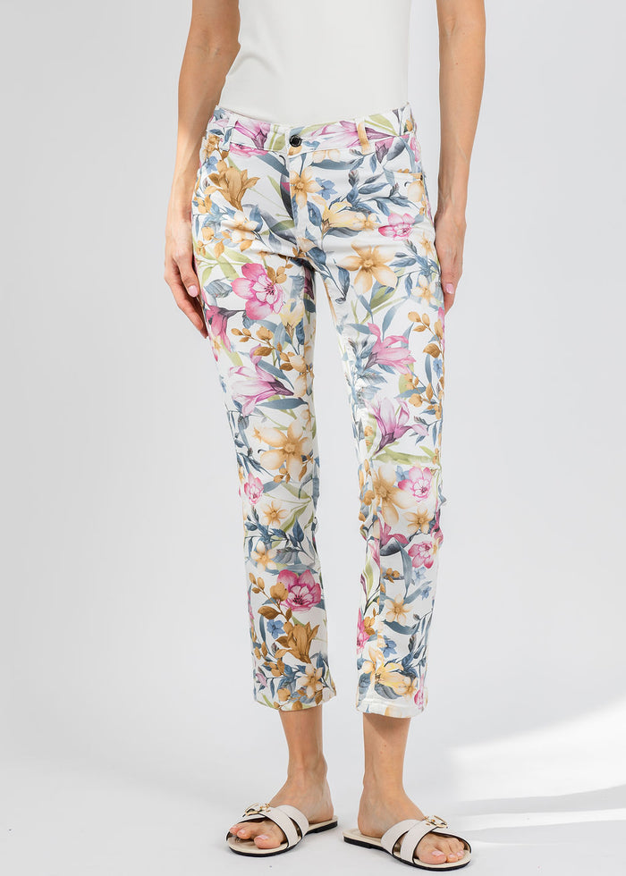 Wonderjeans Ankle Jean 27" in Watercolor Bloom available at Barbra Katz