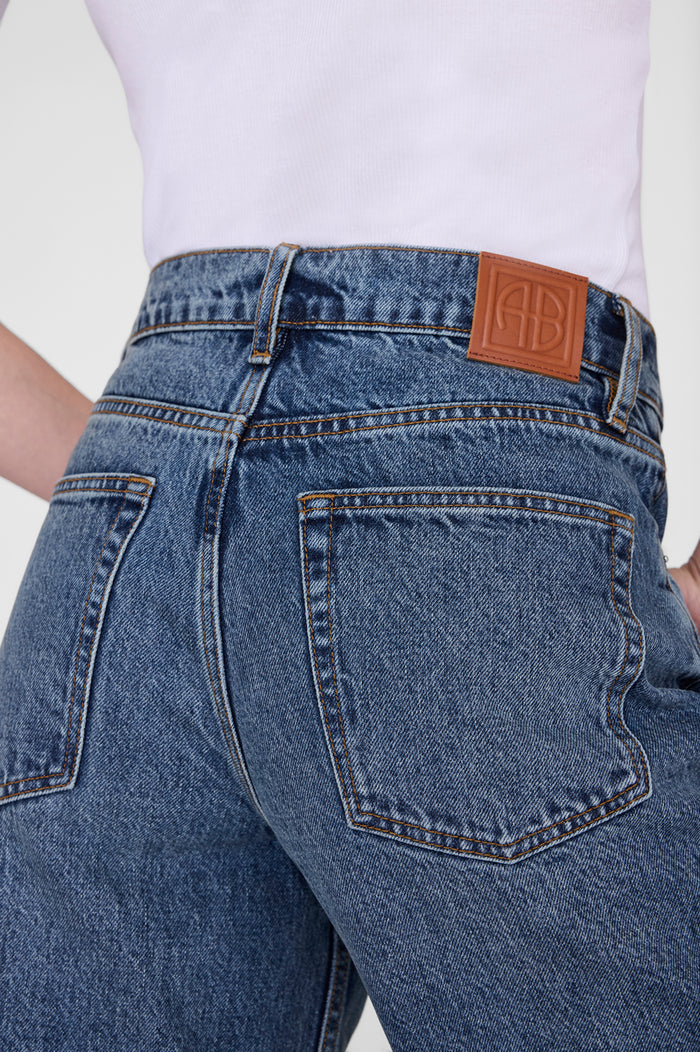 ANINE BING - Brie Jean 33" - Dark Indigo - on model back detail