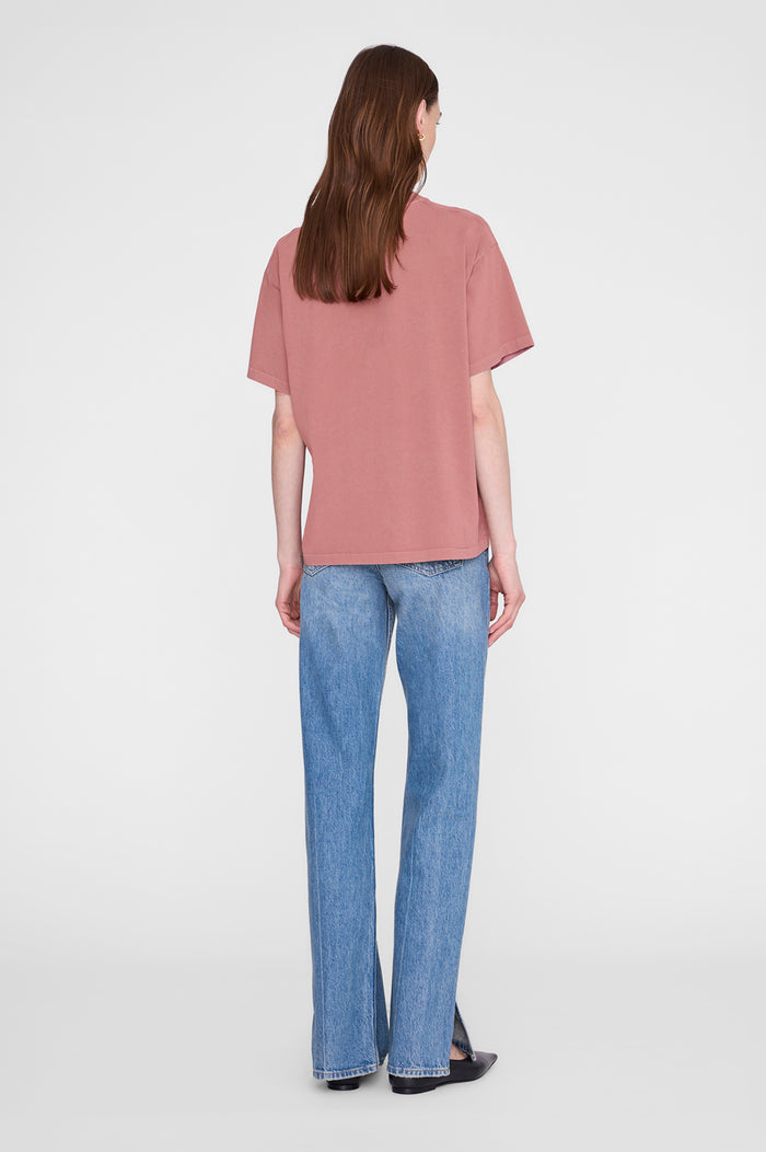 ANINE BING Cade Tee Los Angeles University - Earth Red - on model back