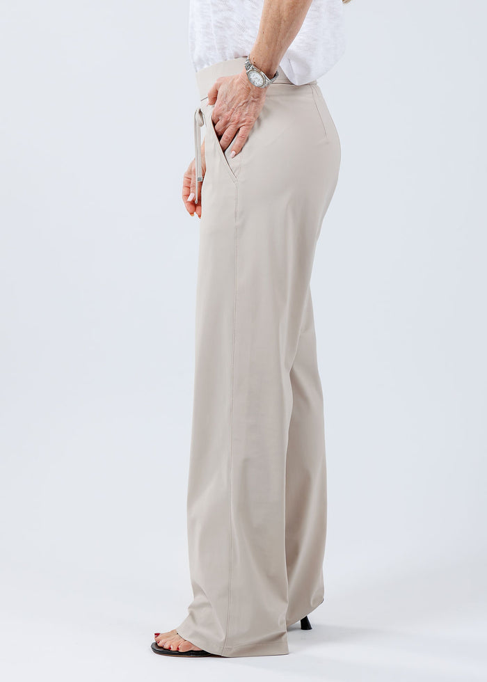 Raffaello Rossi Candice Straight Pants in Kalk available at Barbara Katz