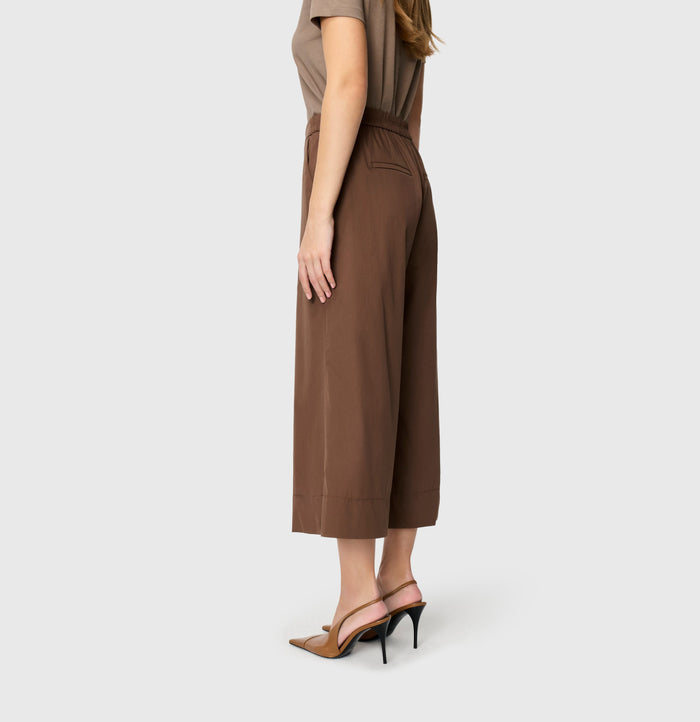 MAC Caroline Tissue Cotton Wide Crop Pants in Fawn Brown available at Barbara Katz