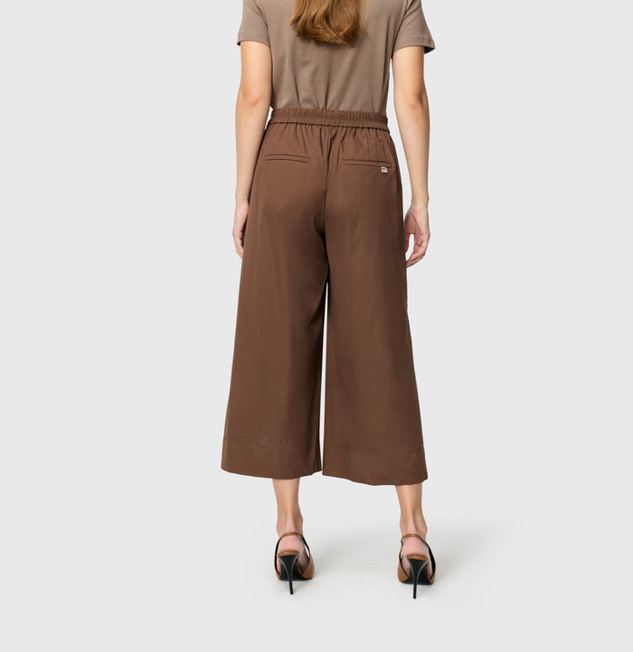 MAC Caroline Tissue Cotton Wide Crop Pants in Fawn Brown available at Barbara Katz