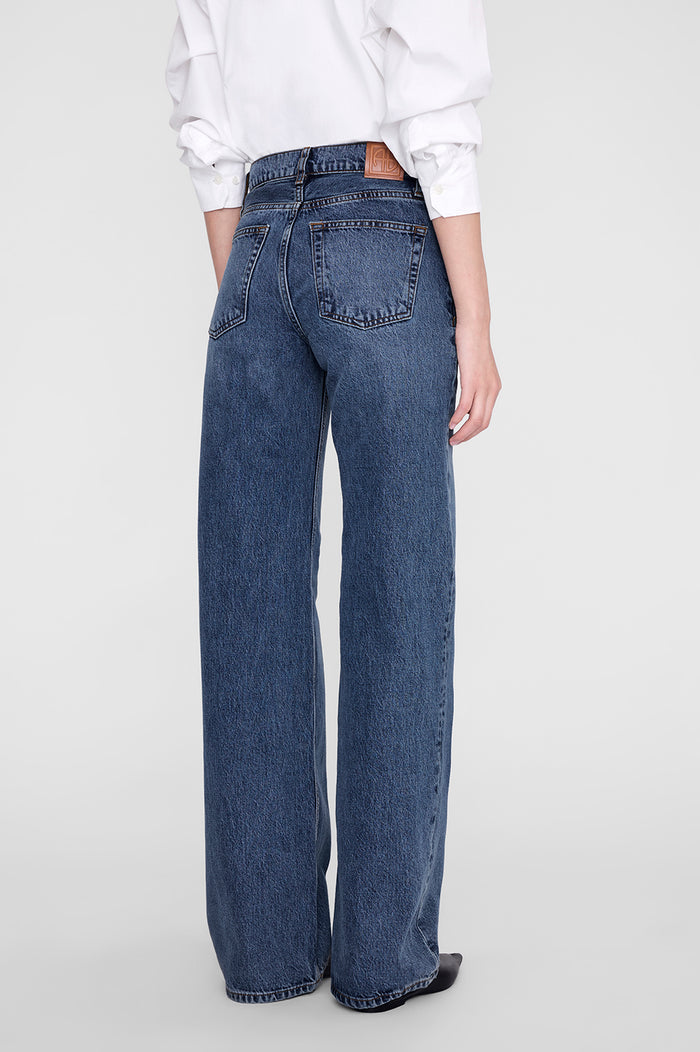 ANINE BING Hugh Jean - Dark Indigo - on model front Detail View