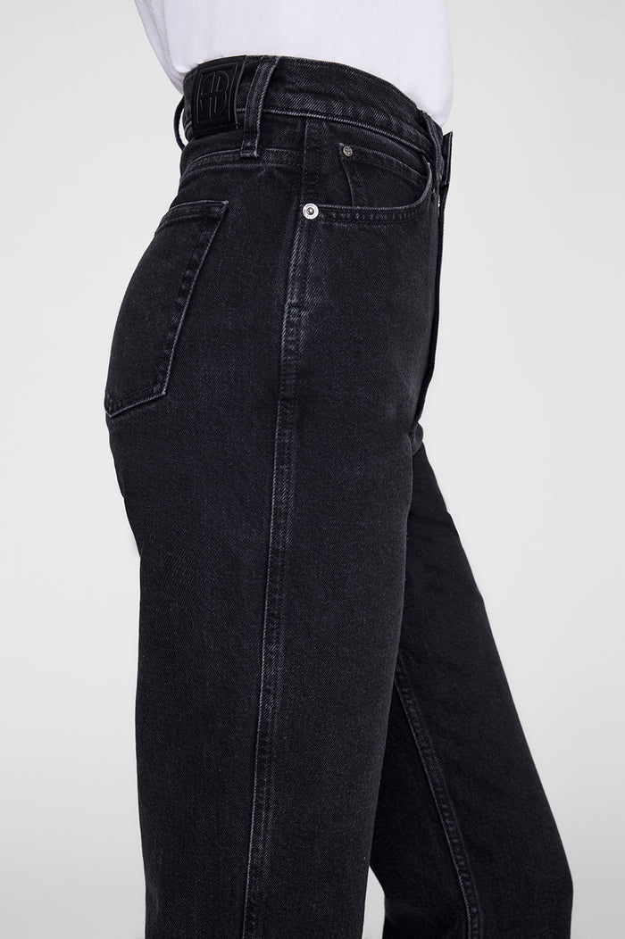 ANINE BING Jane Jean - Vintage Black - on model detail second image