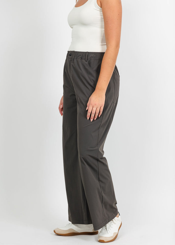 Lola & Sophie Maya Tech Canvas Pant in Olive available at Barbara Katz