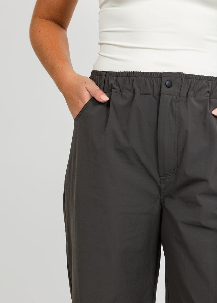 Lola & Sophie Maya Tech Canvas Pant in Olive available at Barbara Katz