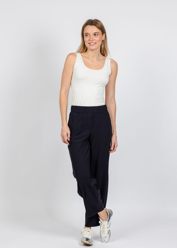 Elliott Lauren Prime Time Tapered Pant in Black available at Barbara Katz