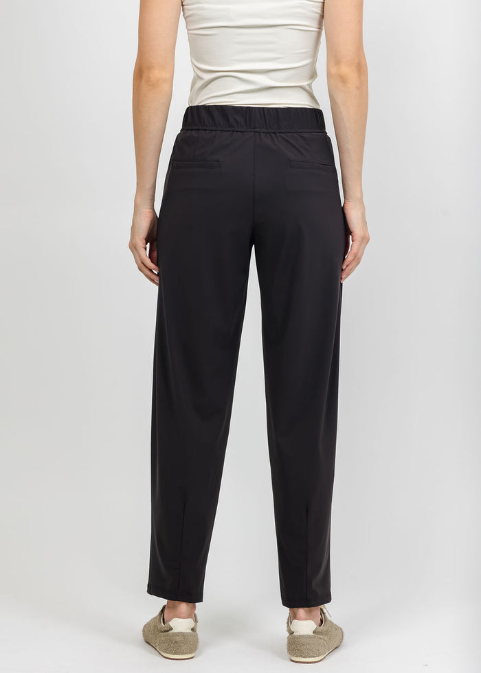 Elliott Lauren Prime Time Tapered Pant in Chocolate available at Barbara Katz